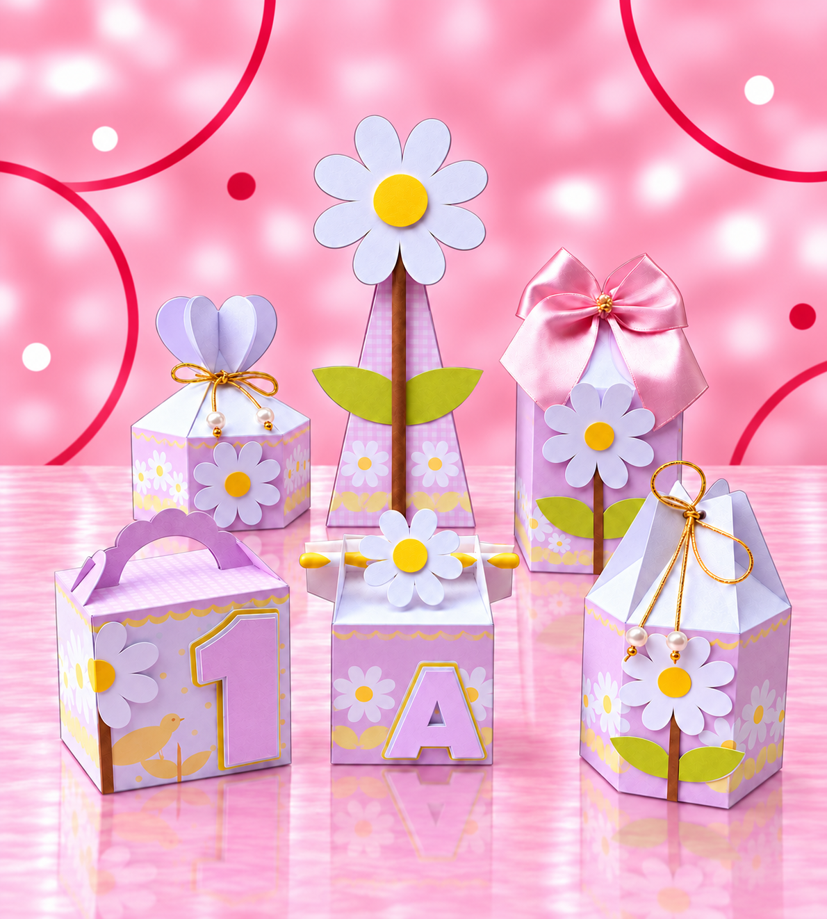 Kit de lembrancinhas lilás com flores e laços sobre piso rosa refletivo e fundo rosa-avermelhado com detalhes rubi